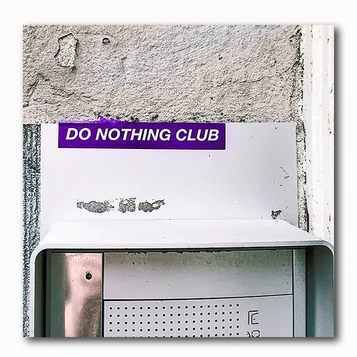 Do nothing Club Bild auf Holzblock